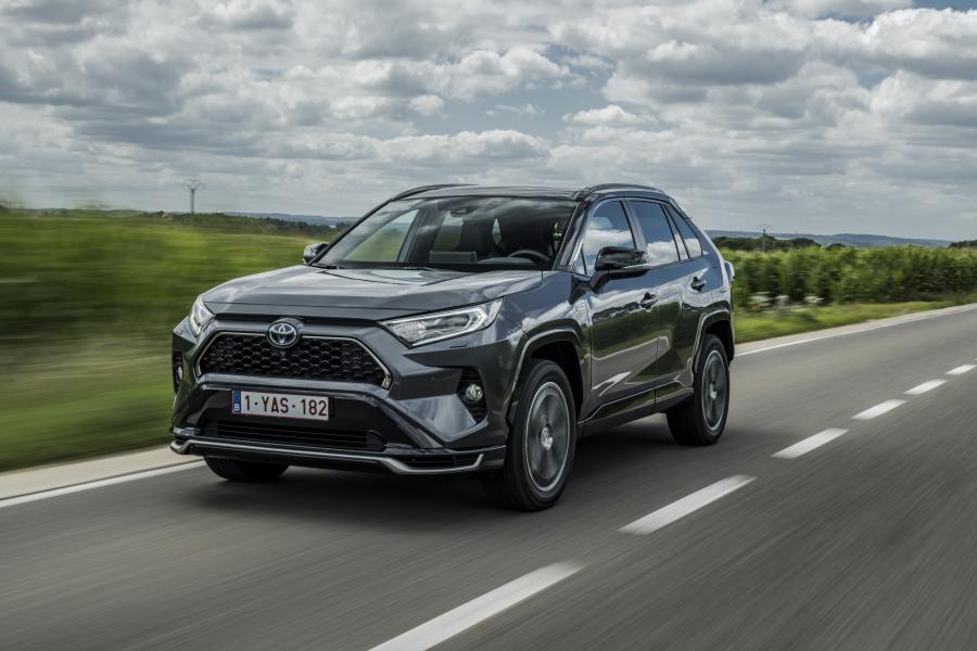  Toyota RAV4 Plug-in Hybrid 2020 года  (WW) (фото 12 из 18)